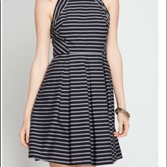 Women’s dress size Small - Picture 2 of 8